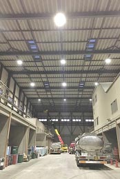 高天井LEDを導入した杯材木の廃棄処理工場